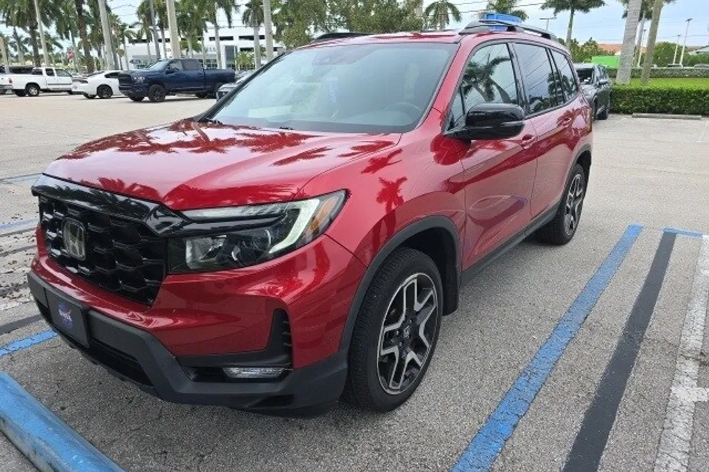 2023 Honda Passport Elite photo 1