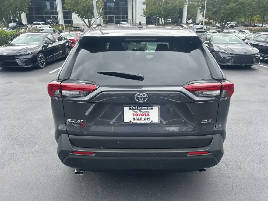 2025 Toyota RAV4 XLE photo 1
