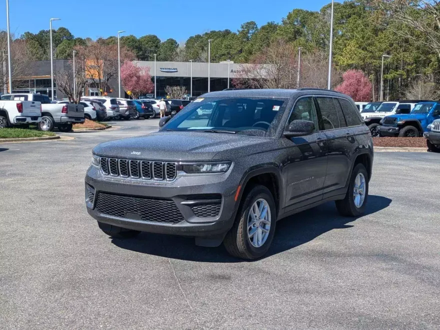 2025 Jeep Grand Cherokee Laredo X photo 1