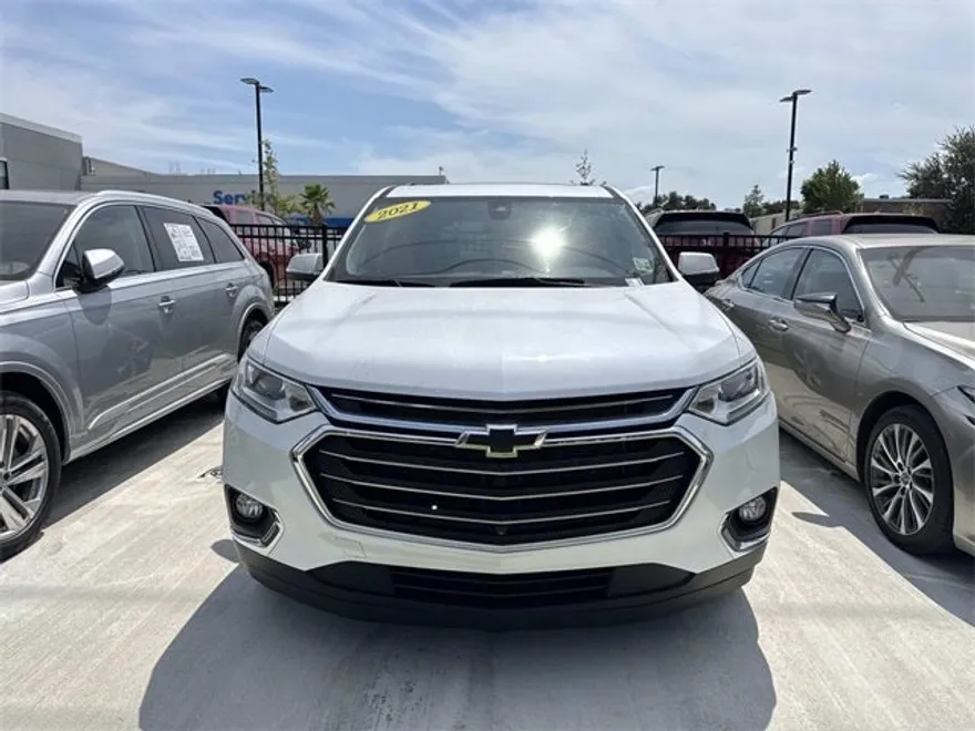 2021 Chevrolet Traverse Leather photo 1
