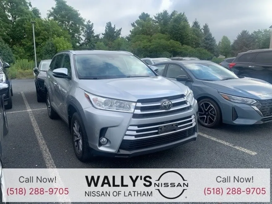 2019 Toyota Highlander XLE photo 1