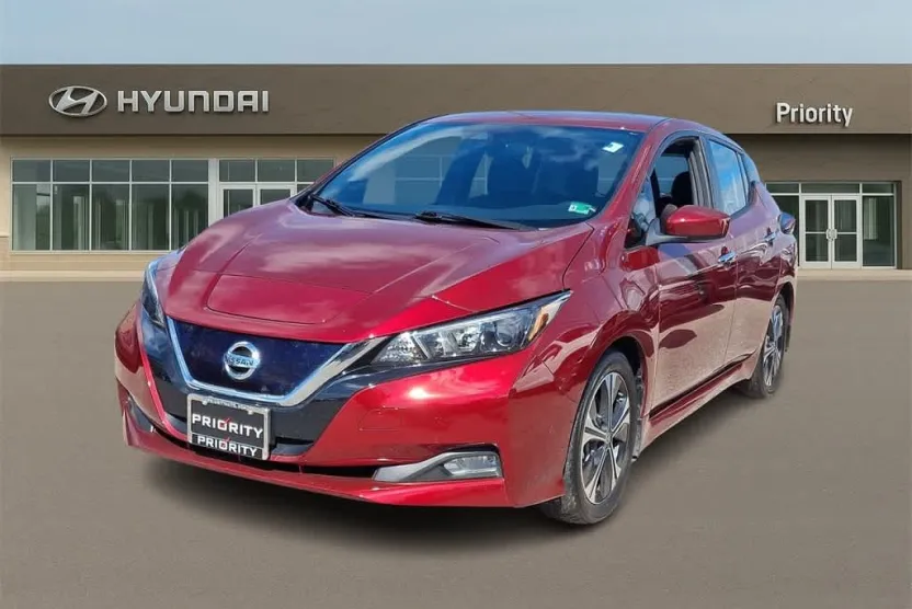 2022 Nissan Leaf SV photo 1