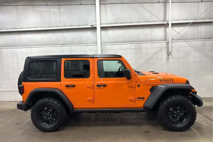 2025 Jeep Wrangler Unlimited Willys photo 1