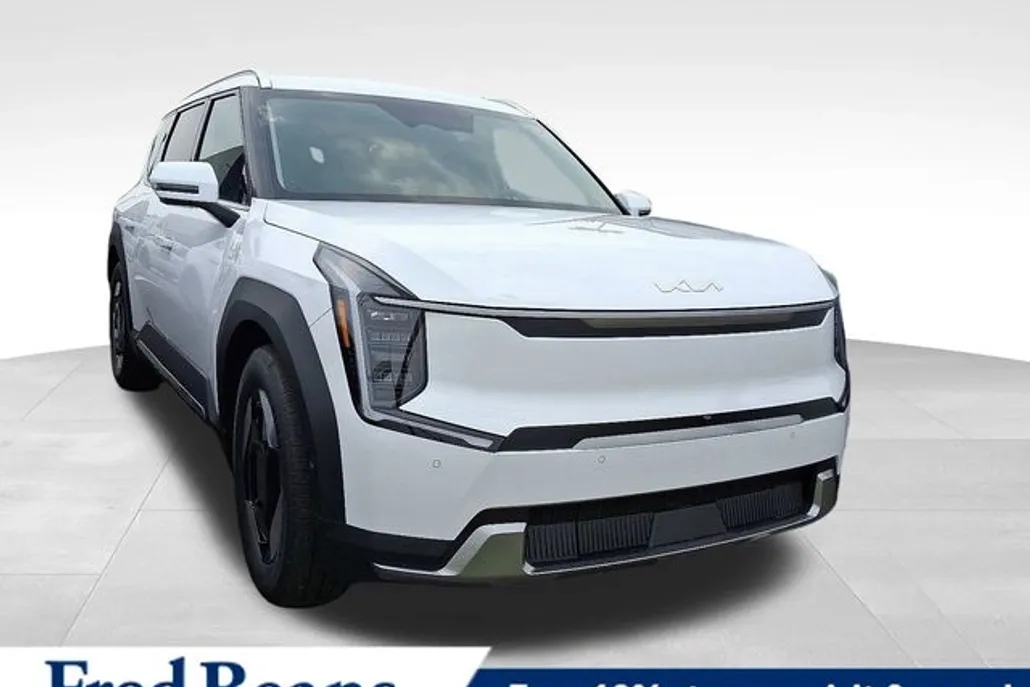 2026 Kia EV9 Wind photo 1