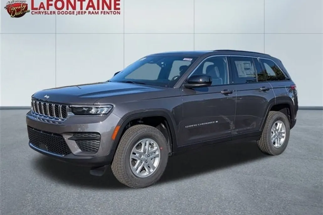 2025 Jeep Grand Cherokee Laredo photo 1