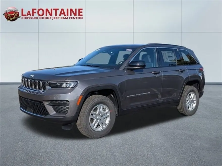 2025 Jeep Grand Cherokee Laredo photo 1