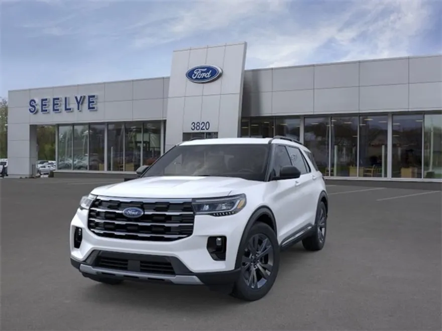 2025 Ford Explorer photo 1