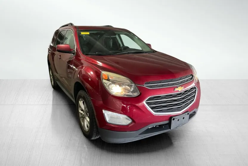 2017 Chevrolet Equinox LT photo 1