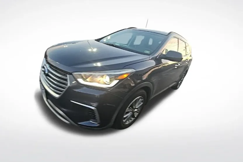 2017 Hyundai Santa Fe SE photo 1