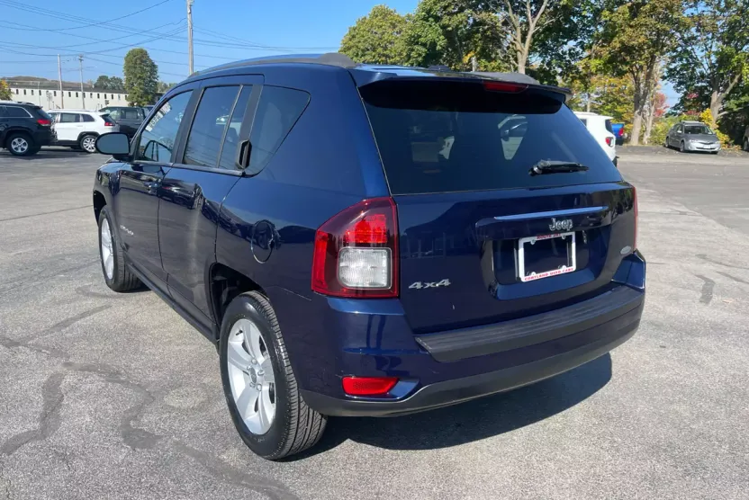 2014 Jeep Compass Latitude photo 1