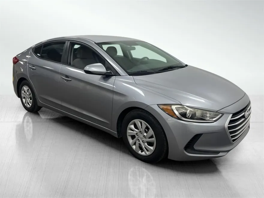 2017 Hyundai Elantra SE photo 1