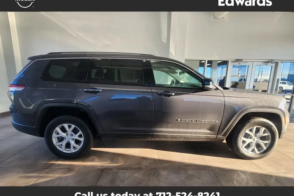 2023 Jeep Grand Cherokee Limited photo 1