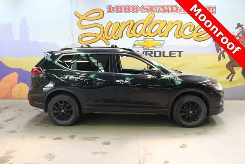 2018 Nissan Rogue SV photo 1