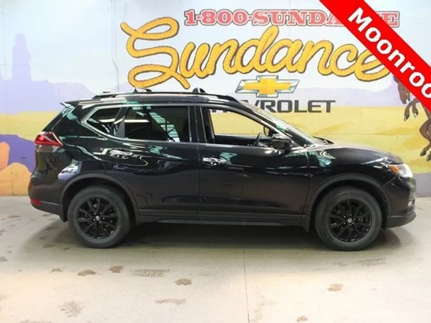 2018 Nissan Rogue SV photo 1