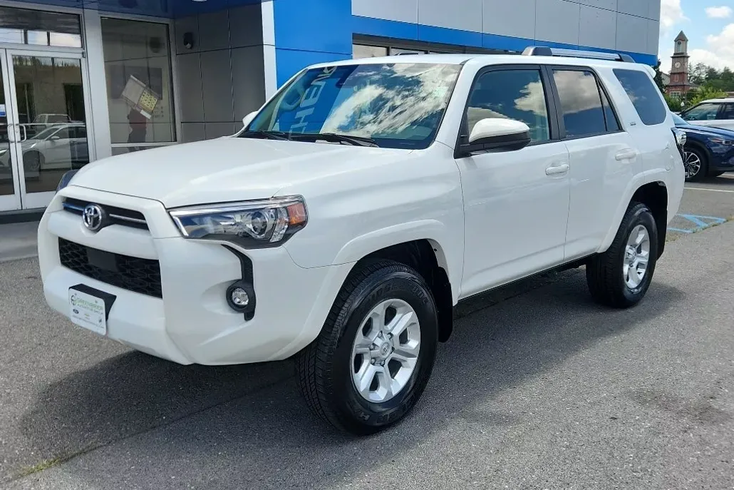 2024 Toyota 4Runner SR5 photo 1