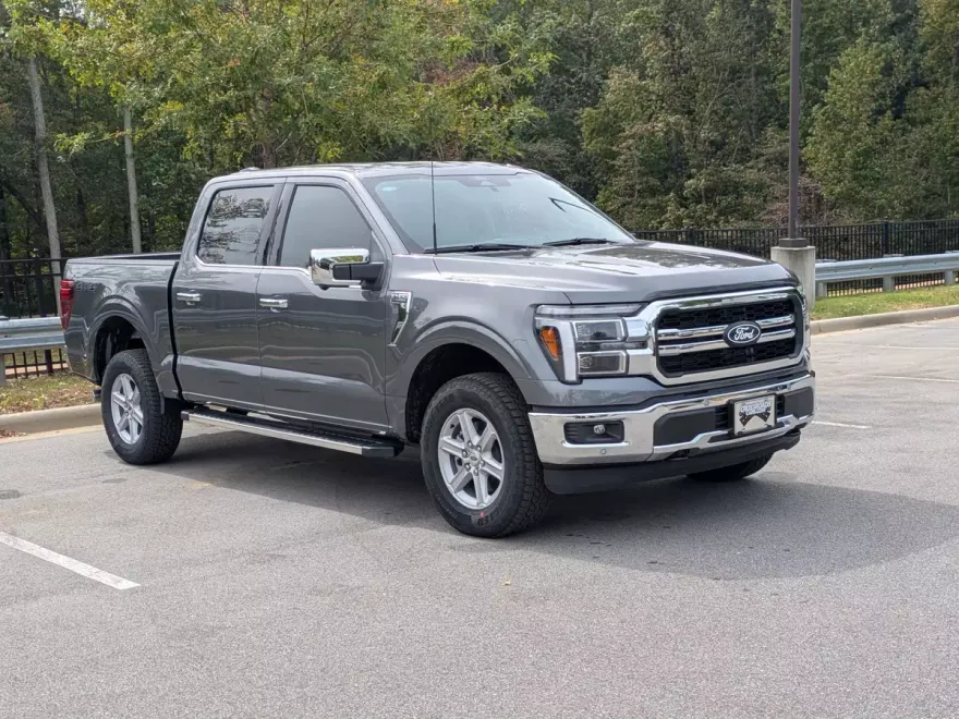 2025 Ford F-150 Lariat photo 1