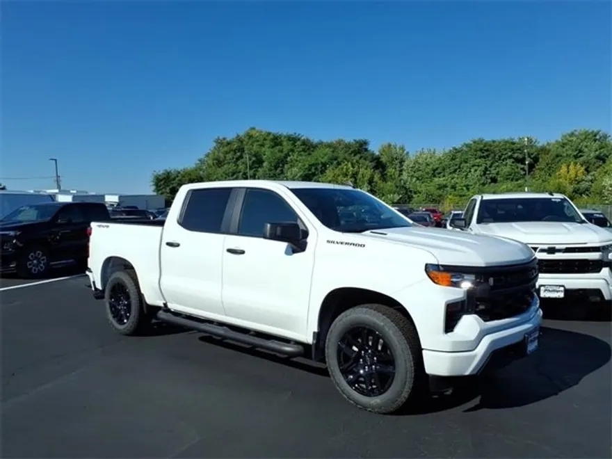 2026 Chevrolet Silverado 1500 Custom photo 1