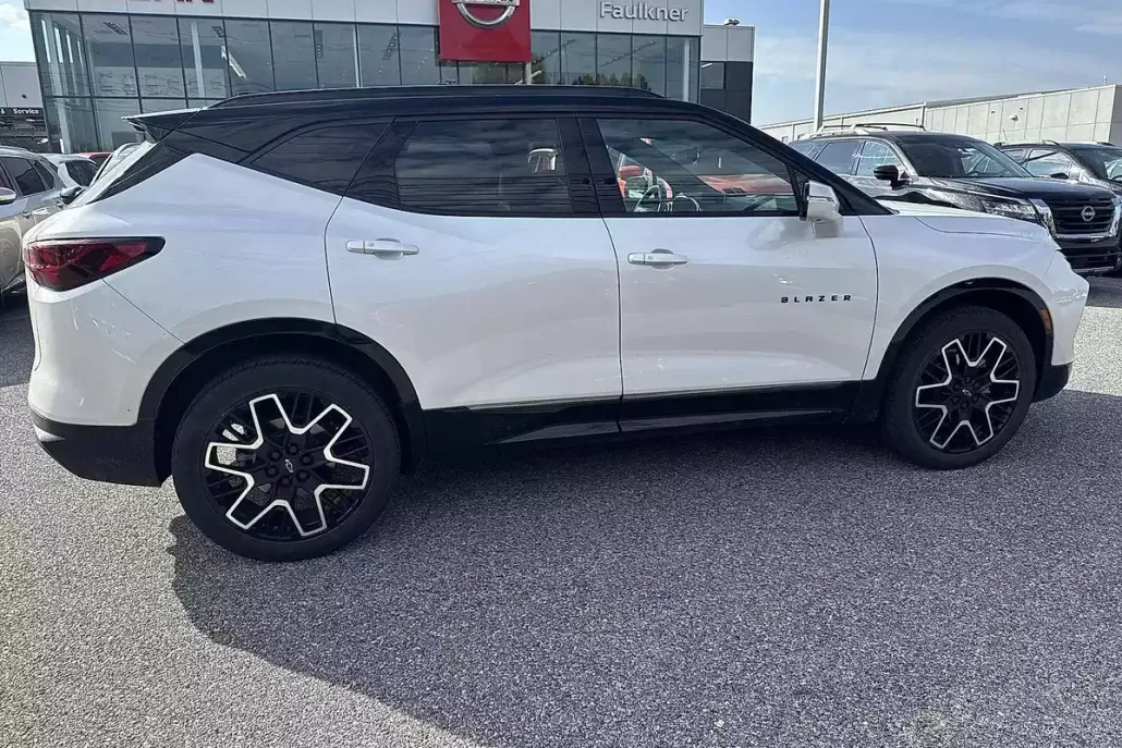 2023 Chevrolet Blazer RS photo 1