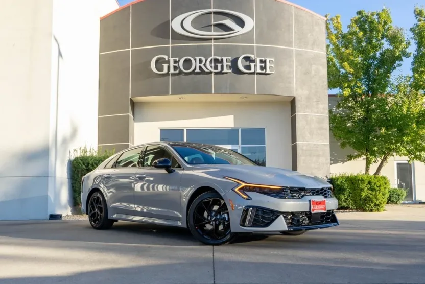 2026 Kia K5 GT-Line photo 1