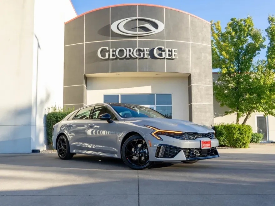 2026 Kia K5 GT-Line photo 1
