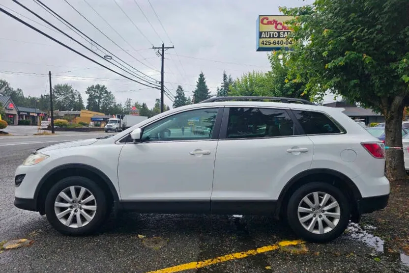 2010 Mazda CX-9 Sport photo 1