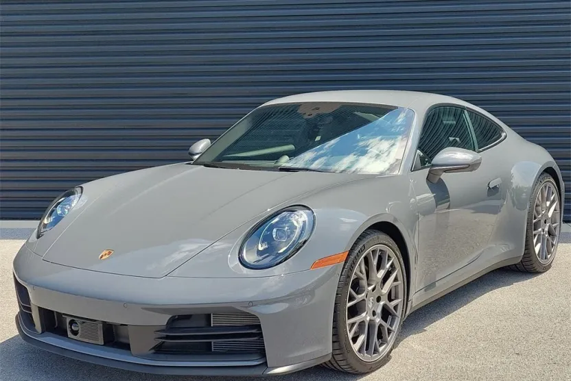2025 Porsche 911 photo 1