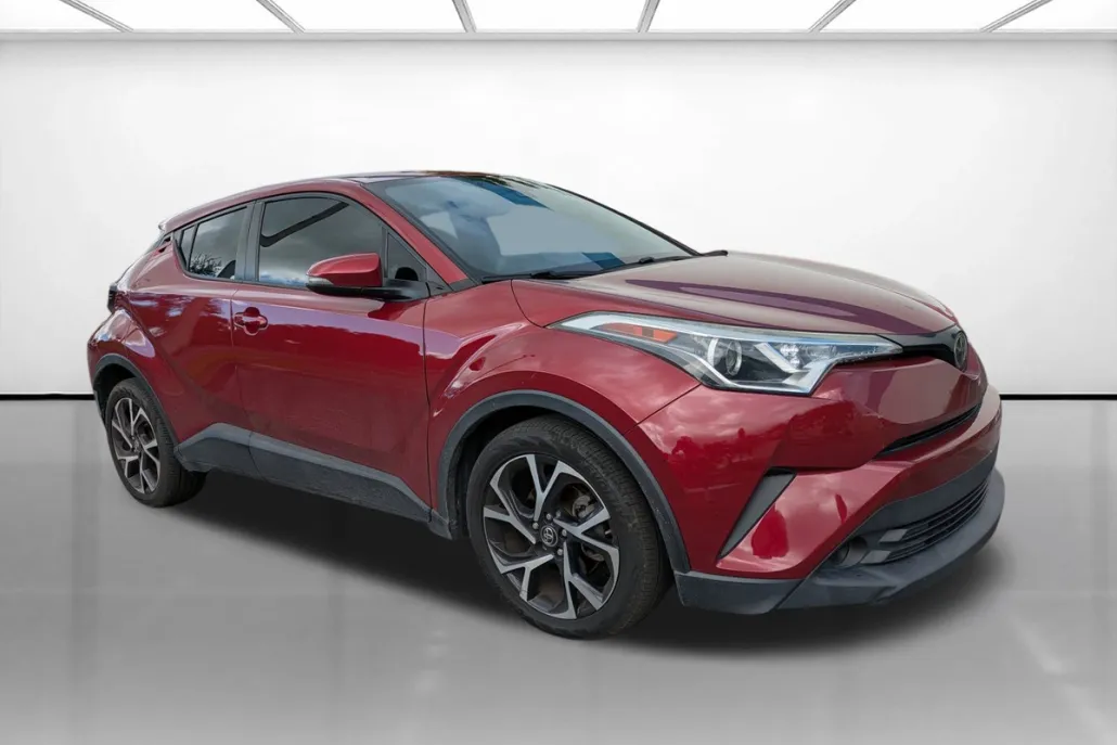 2018 Toyota C-HR XLE photo 1