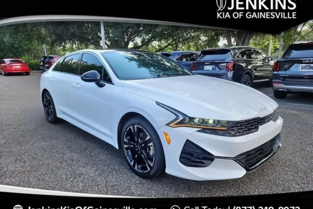 2024 Kia K5 GT-Line photo 1