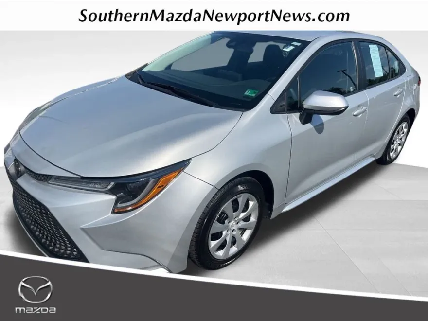 2022 Toyota Corolla LE photo 1