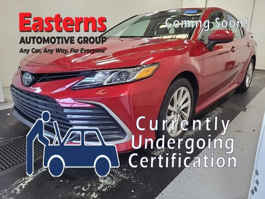 2023 Toyota Camry LE photo 1