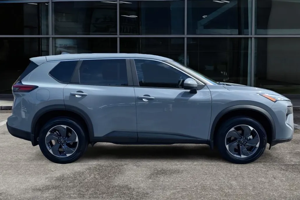2026 Nissan Rogue SV photo 1