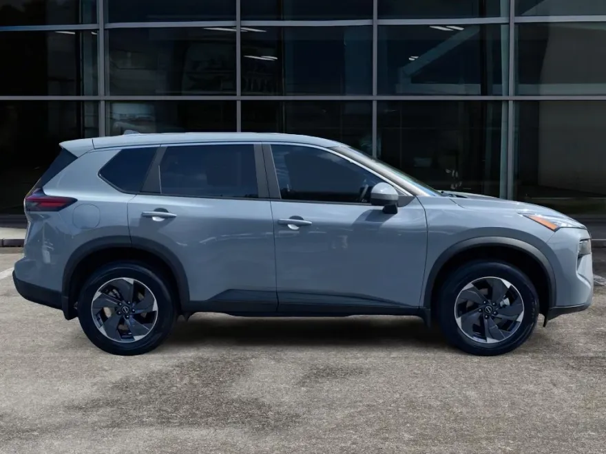 2026 Nissan Rogue SV photo 1