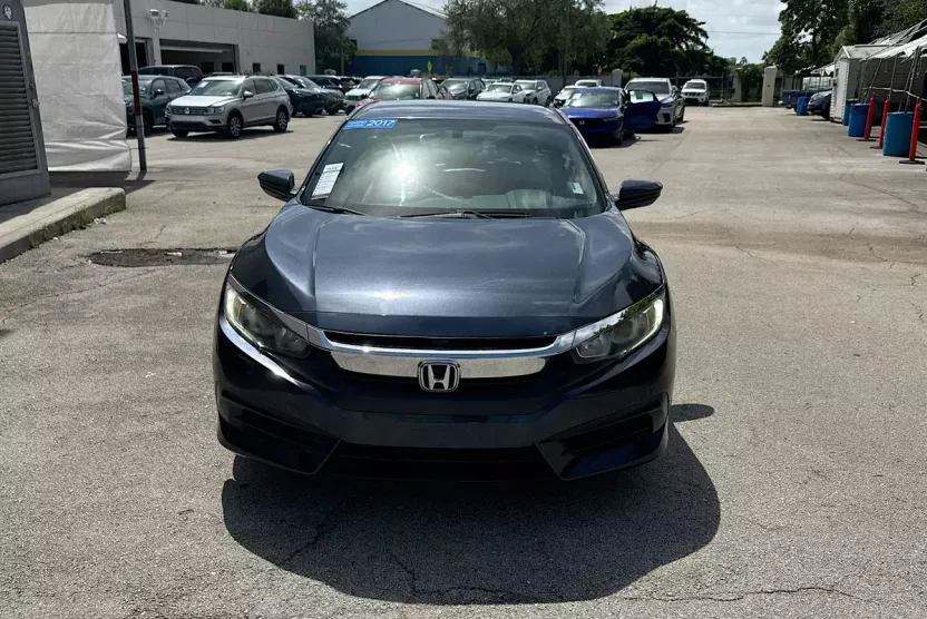 2017 Honda Civic LX photo 1