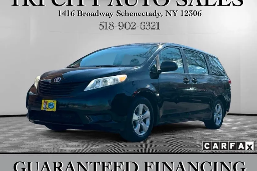 2011 Toyota Sienna Base photo 1