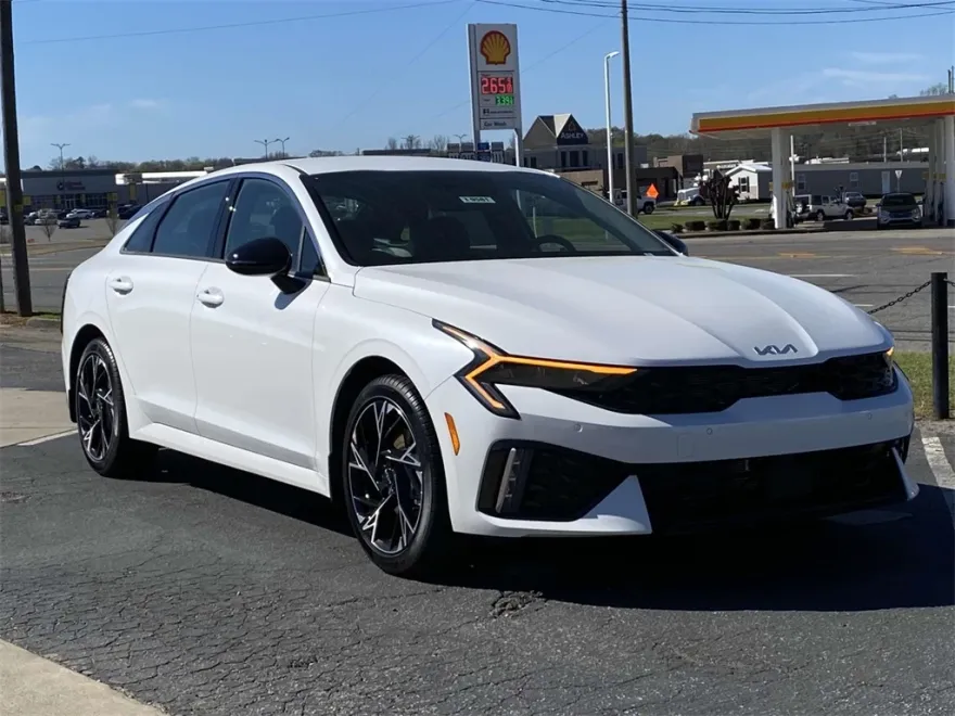2025 Kia K5 GT-Line photo 1