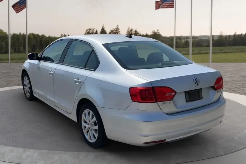 2011 Volkswagen Jetta SE photo 1