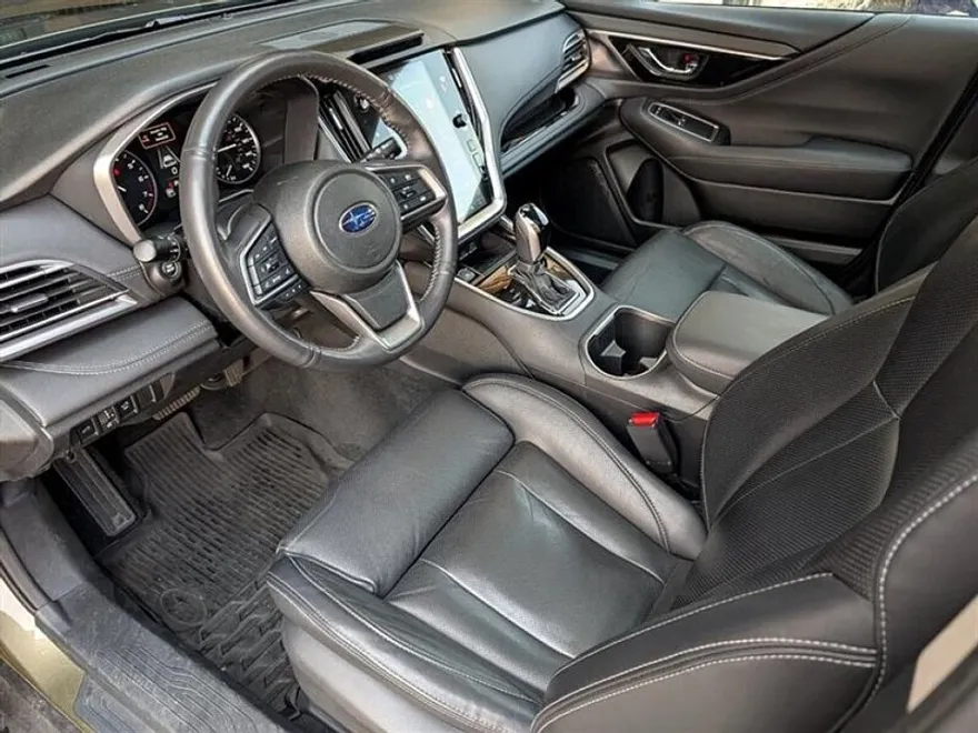 2023 Subaru Outback Touring XT photo 1
