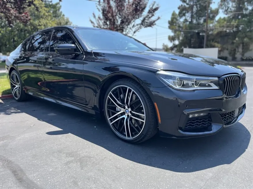 2018 Bmw 750i Sedan photo 1