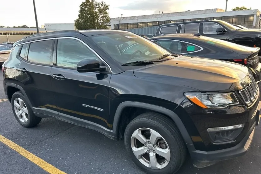 2018 Jeep Compass Latitude photo 1