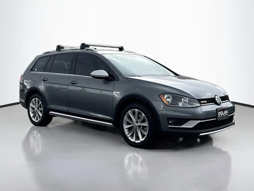 2017 Volkswagen Golf Alltrack photo 1