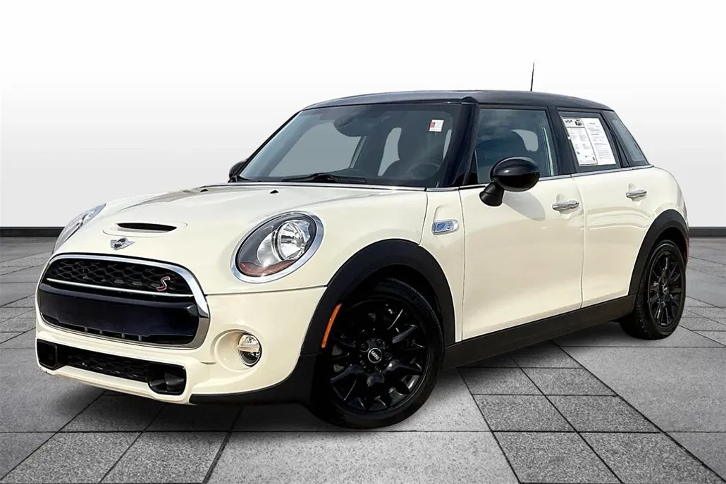 2016 Mini Cooper 4 Door Hardtop S photo 1