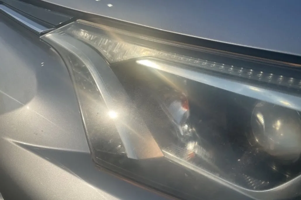 2018 Toyota RAV4 XLE photo 1