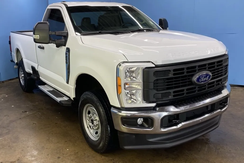 2023 Ford F-250 XL photo 1