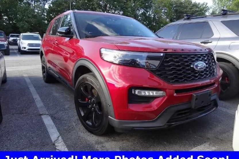 2022 Ford Explorer ST photo 1