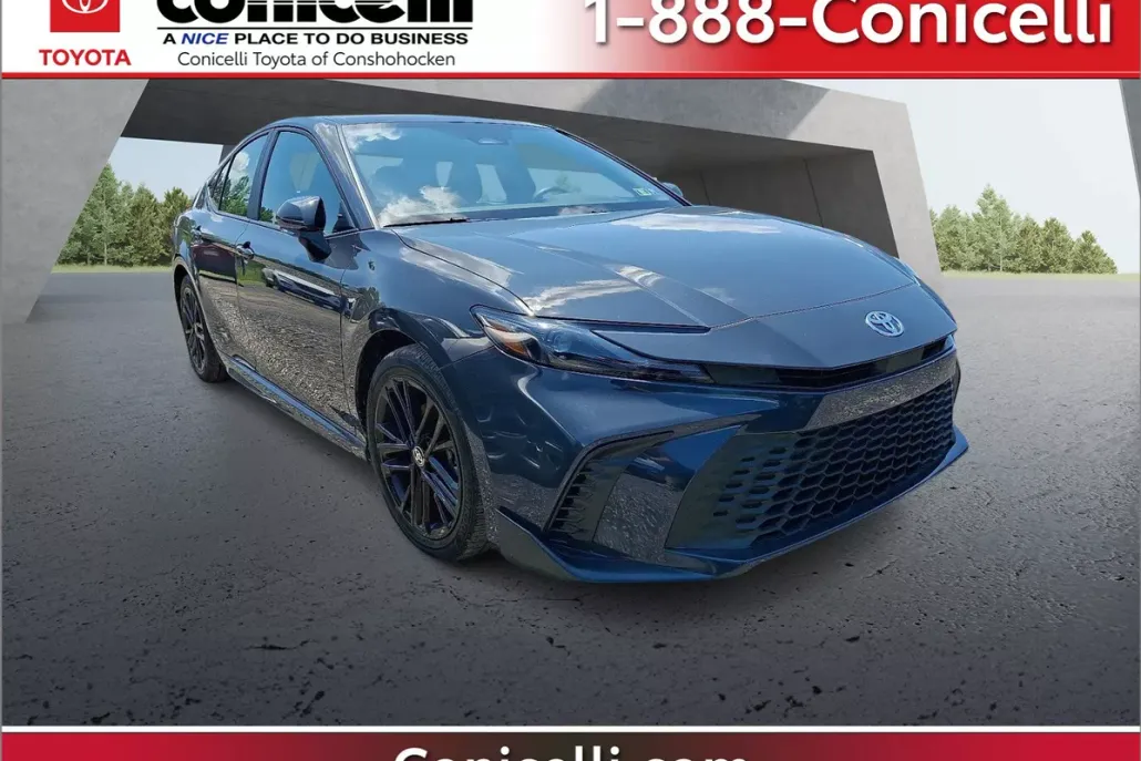 2025 Toyota Camry SE photo 1