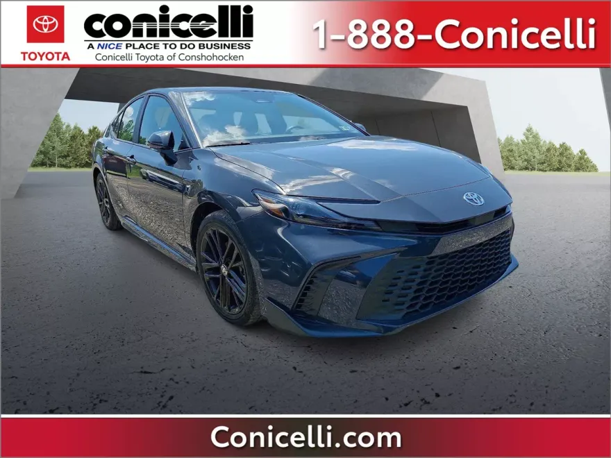 2025 Toyota Camry SE photo 1