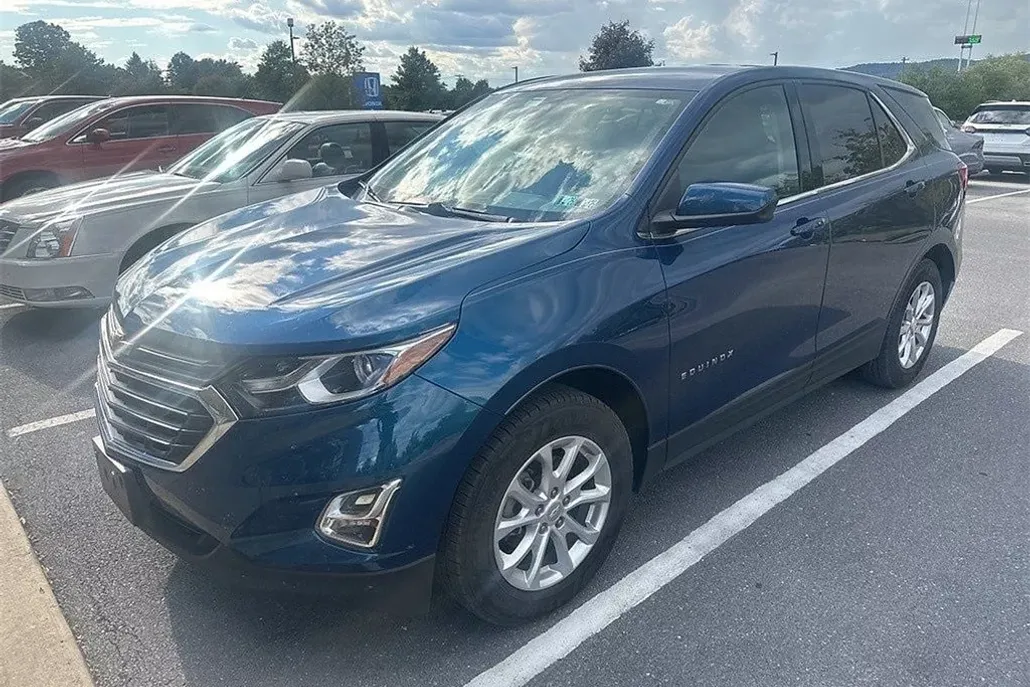 2020 Chevrolet Equinox LT photo 1