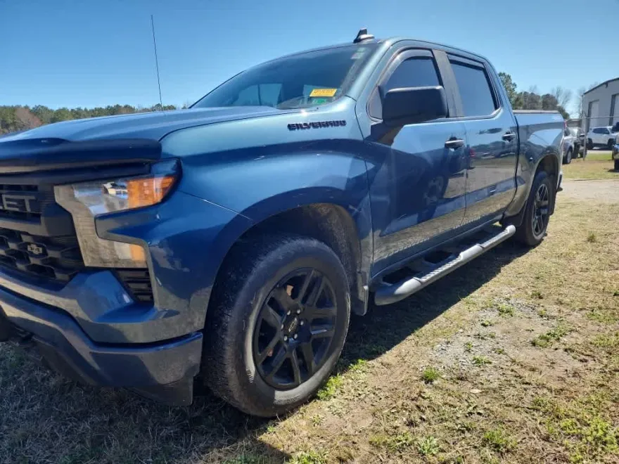 2024 Chevrolet Silverado 1500 Custom photo 1