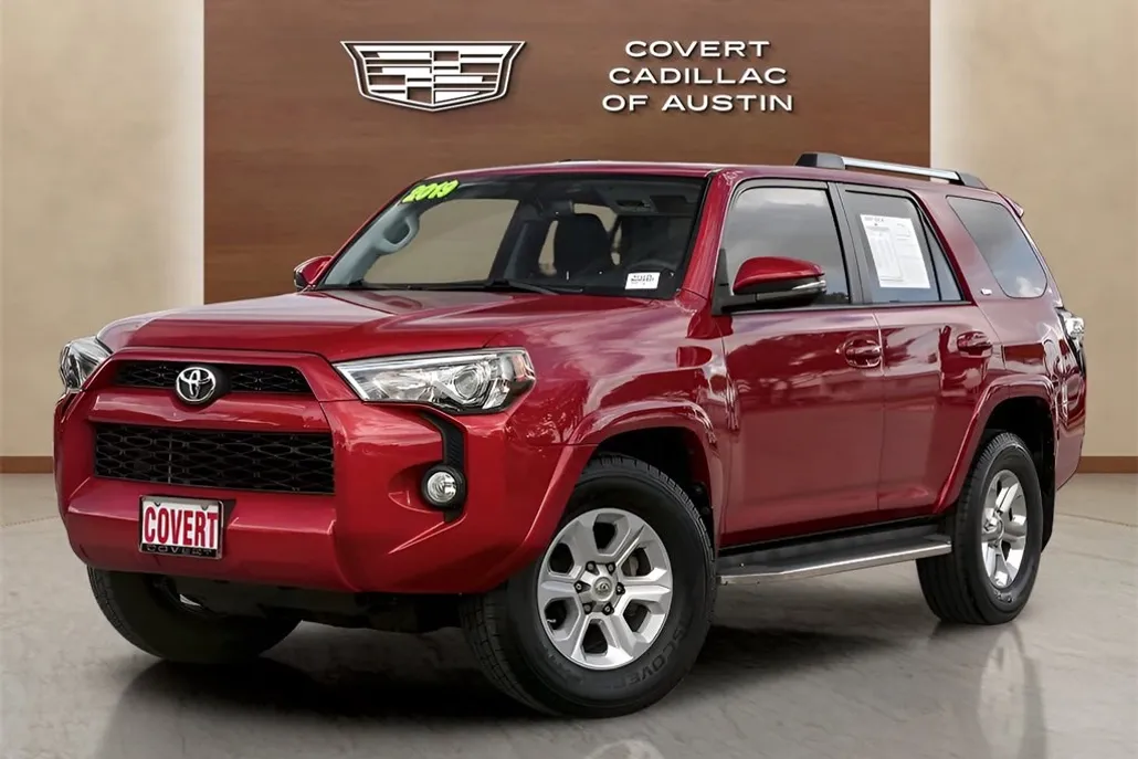 2019 Toyota 4Runner SR5 photo 1