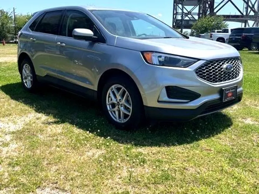 2024 Ford Edge SEL photo 1
